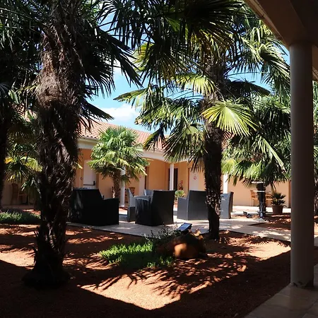 Hotel The Originals City, La Closerie, Nantes Nord Carquefou